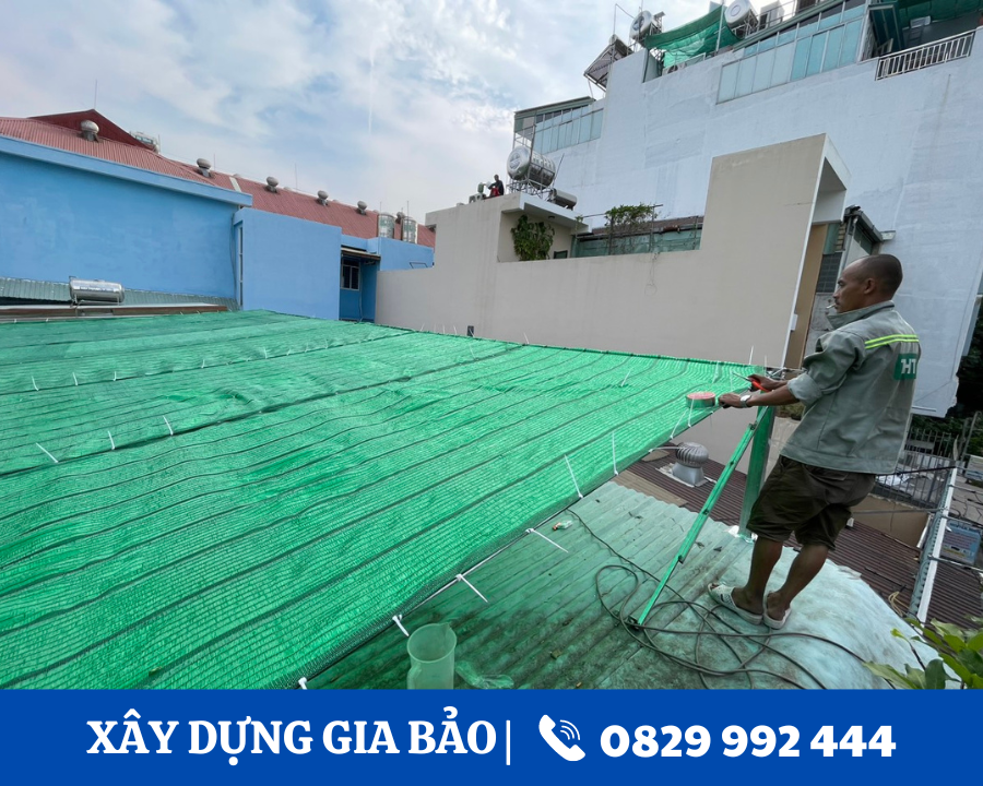 Thi công lưới lan che nắng trên mái nhà